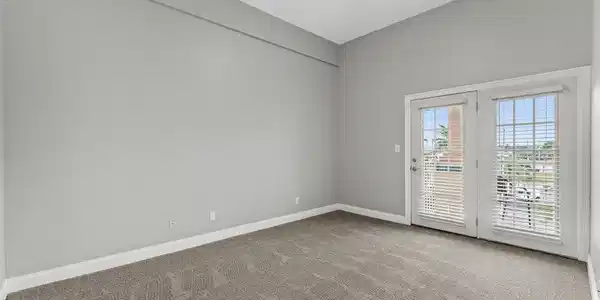 Image 3: Master Bedroom Downstairs