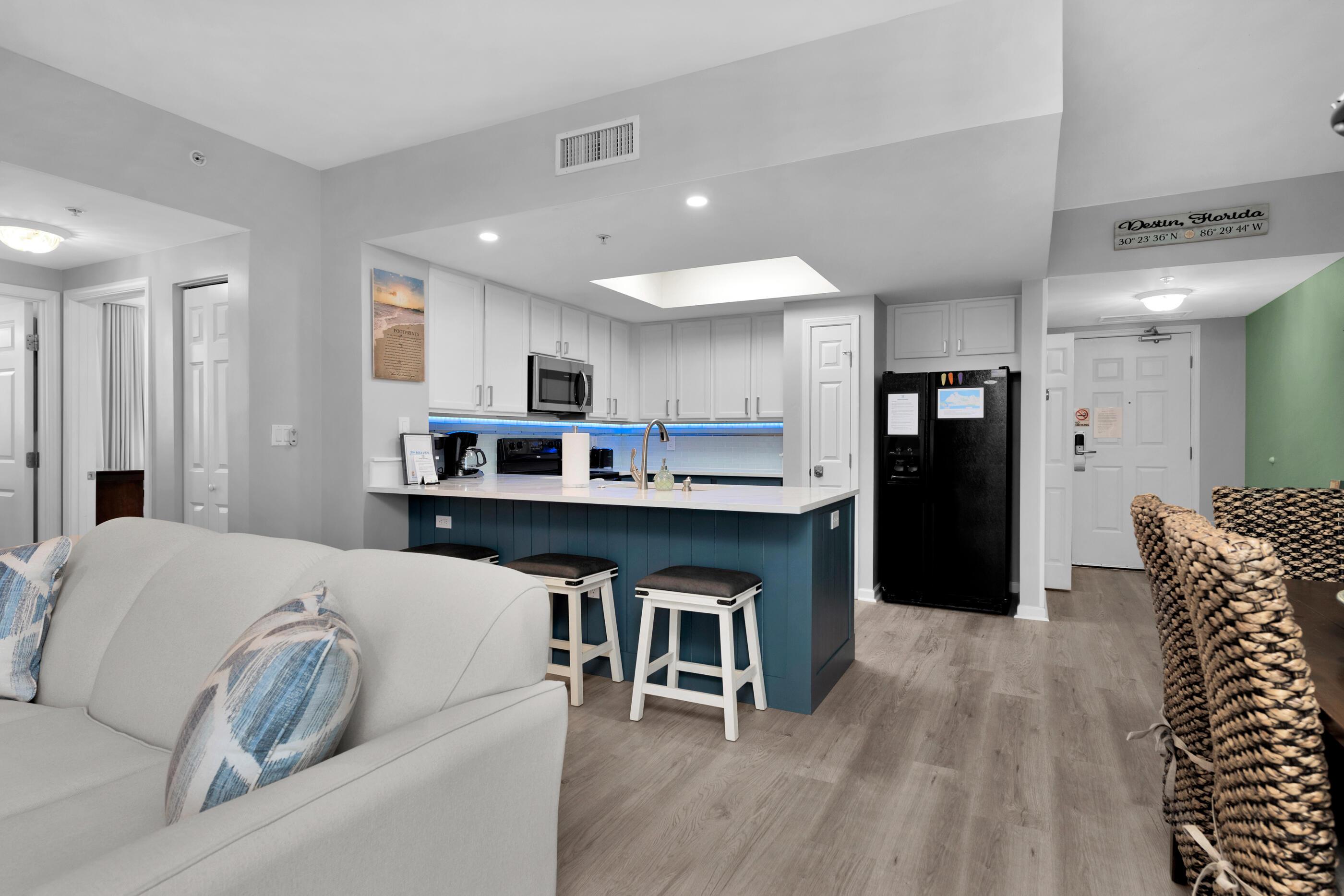 Image 1: kitchen