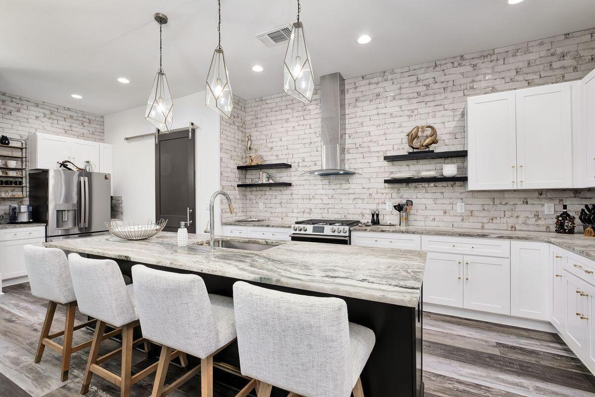 Image 4: 28 WP Kitchen 2