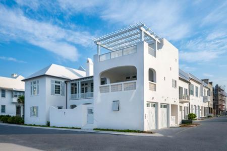 243 Sea Garden Street