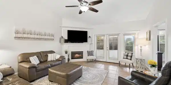 Image 4: 230DiamondCove-37