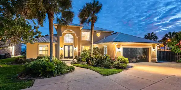 1901 Catamaran Drive