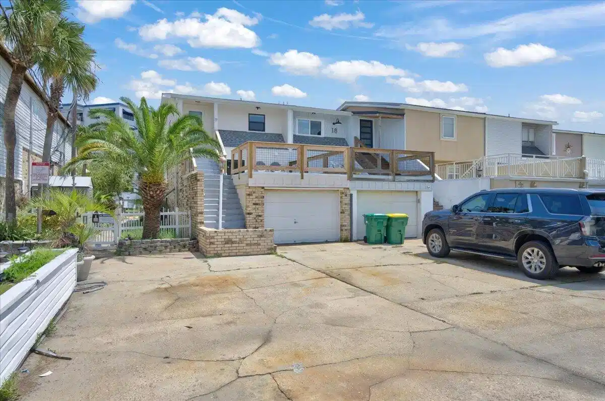 Image 1: 01-415 Gulf Shore Dr-Unit 17-Destin-1