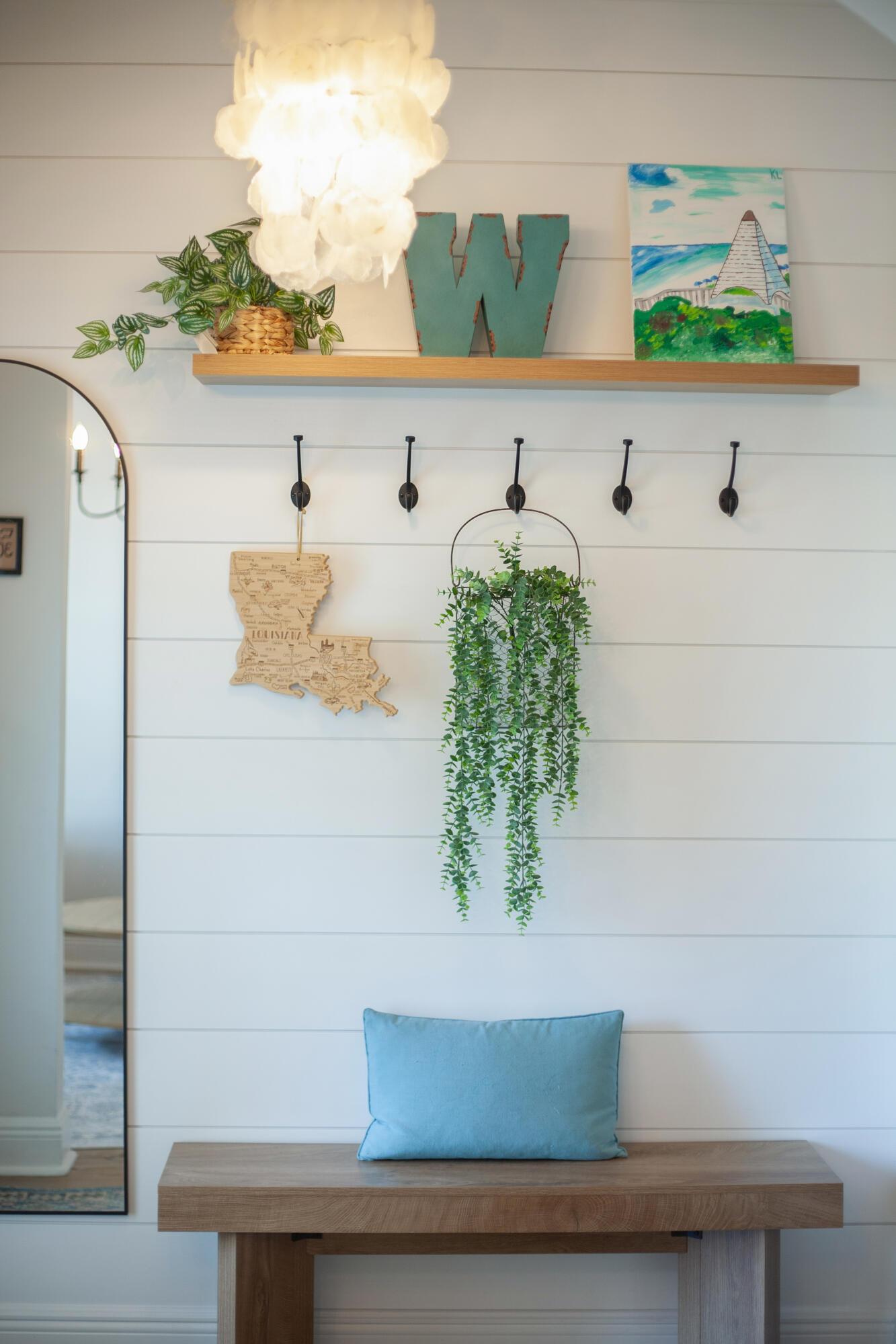 Image 4: entry way