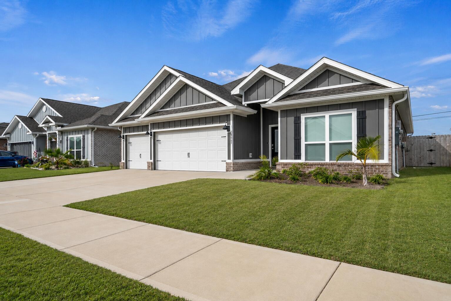 Image 3: * Front of house second shot 2