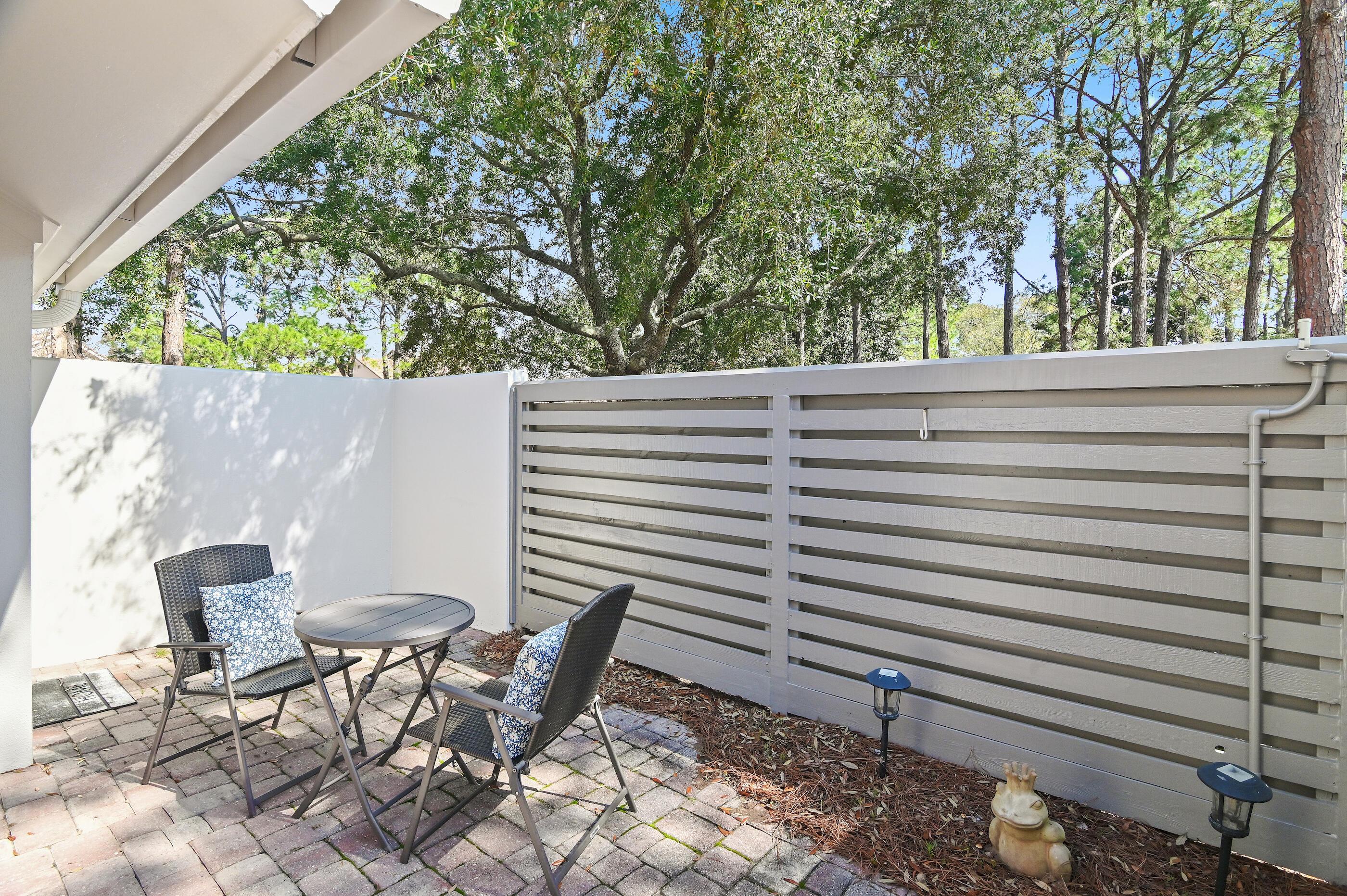 Image 4: Front Patio 2