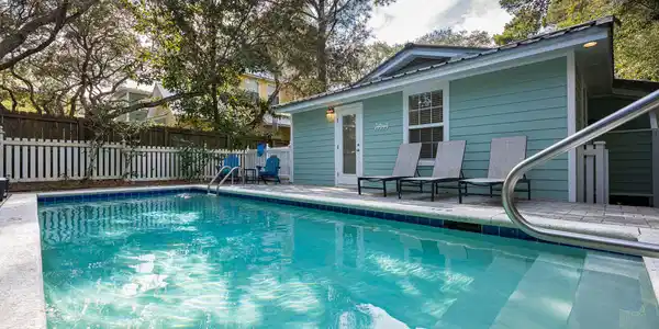 Image 3: Pool .jpg