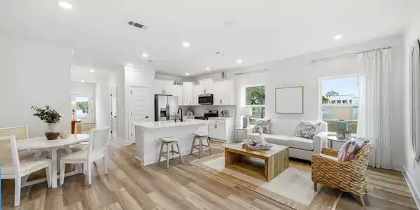 Image 4: 9-web-or-mls-105 Foxtail Way -09