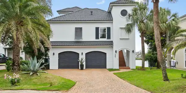 Image 3: 101 Vista Bluffs