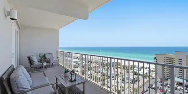 Image 4: Balcony