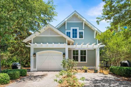 32 Half Moon Lane