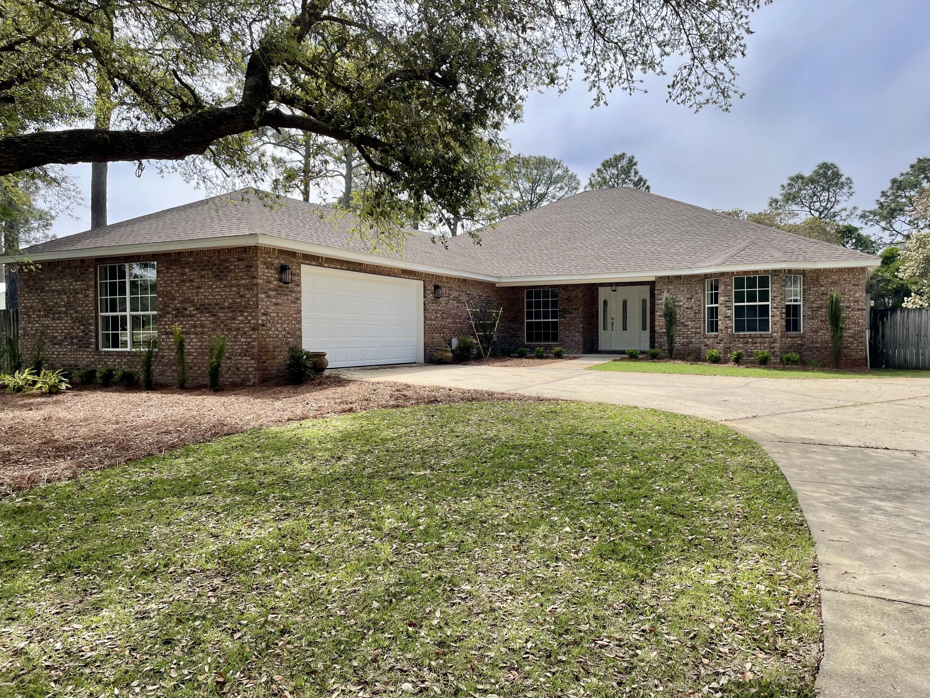 Image 1: 3 Walton Way