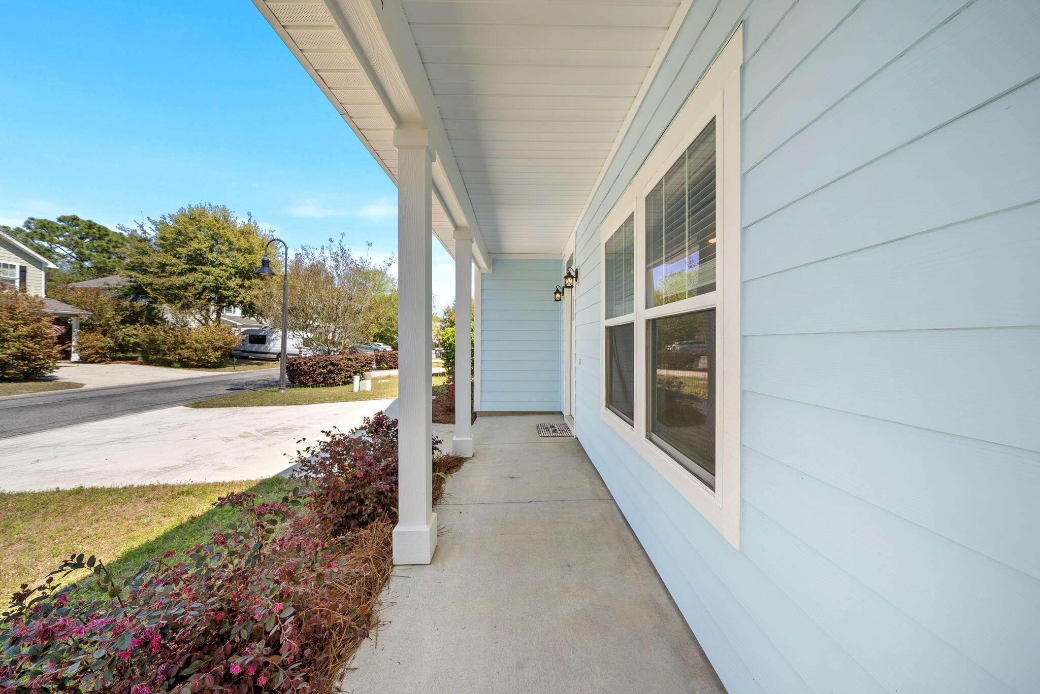 Image 3: Covered Patio