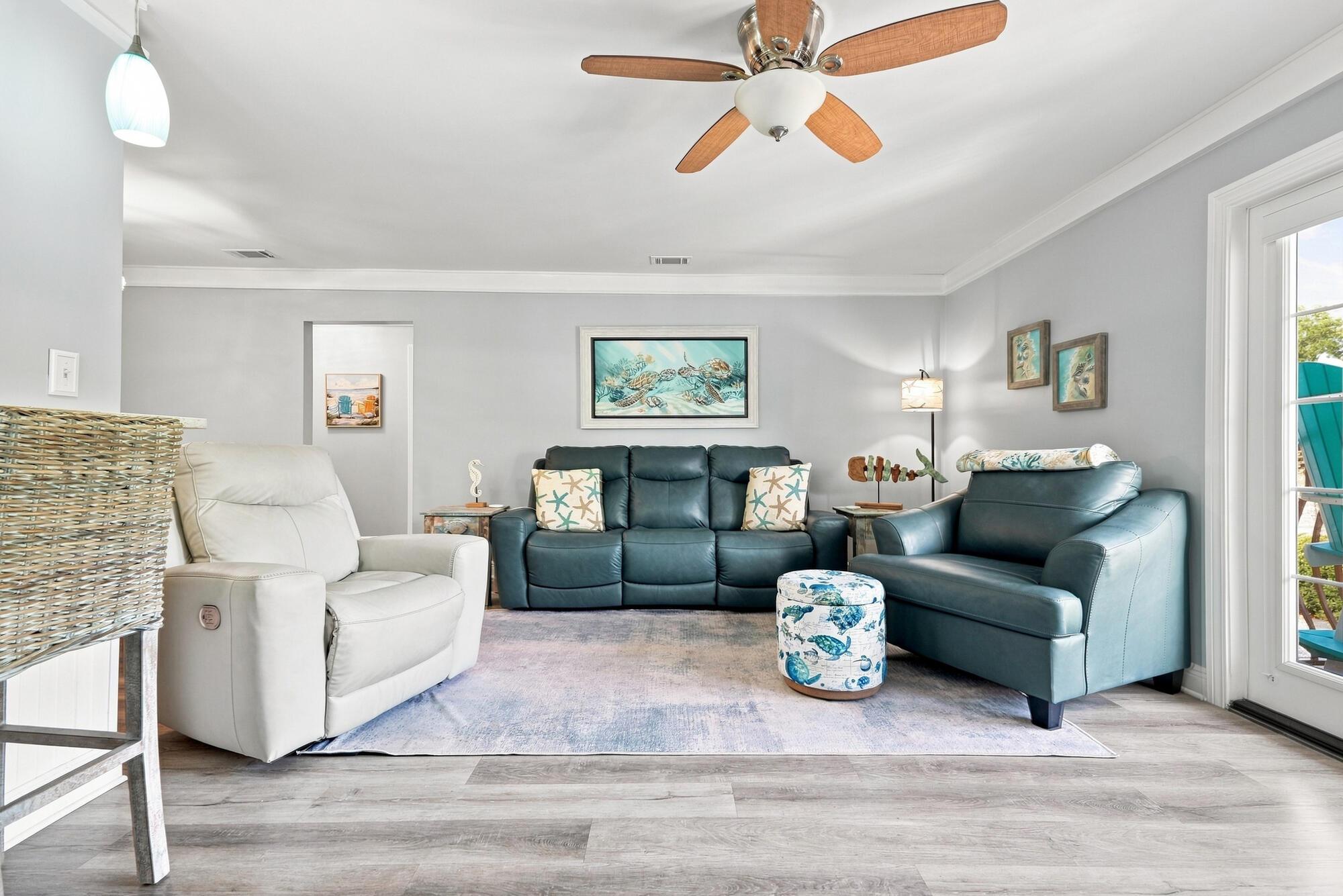 Image 2: Living Room
