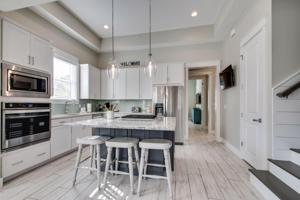 2708 Lagoon Manor Drive