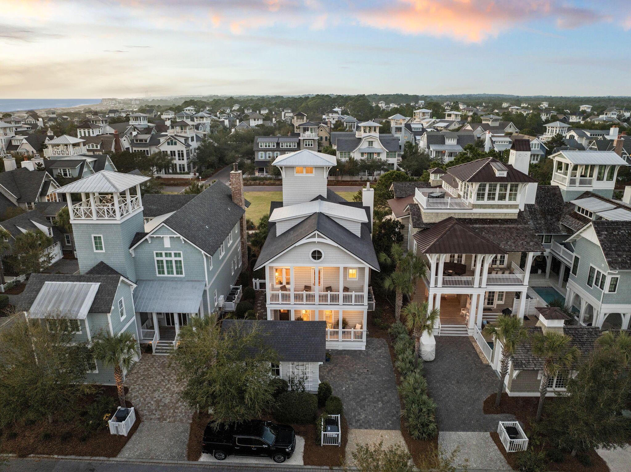 Image 2: 17 Compass Point