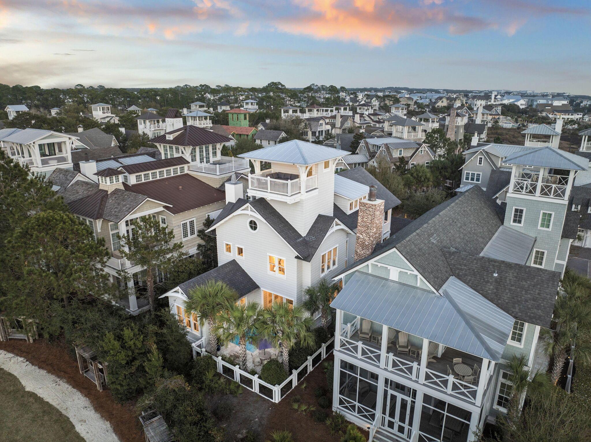 Image 3: 17 Compass Point