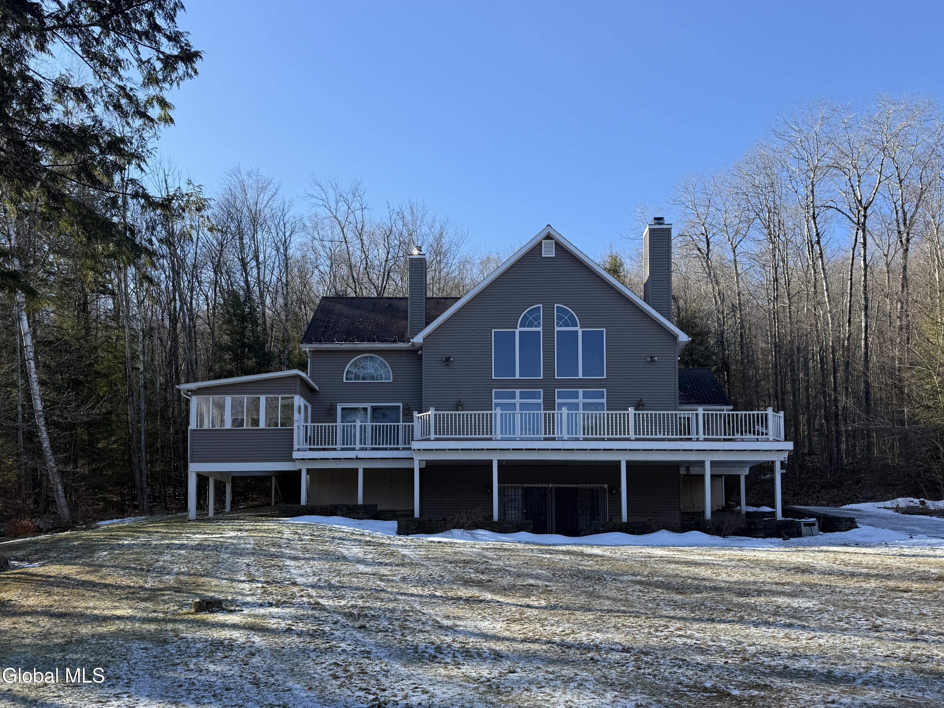 Image 2: Cozy and bright