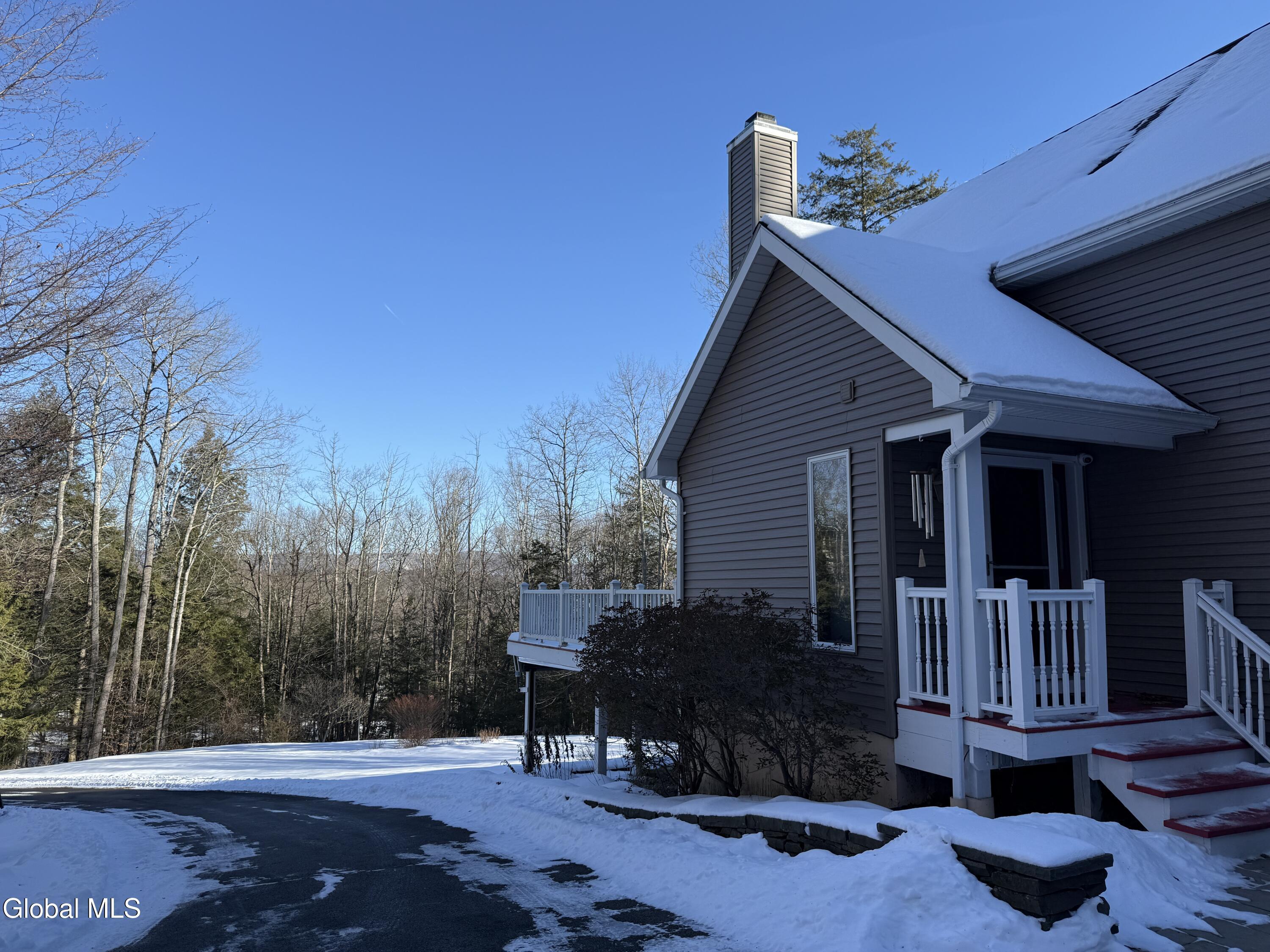 Image 4: Distant views.