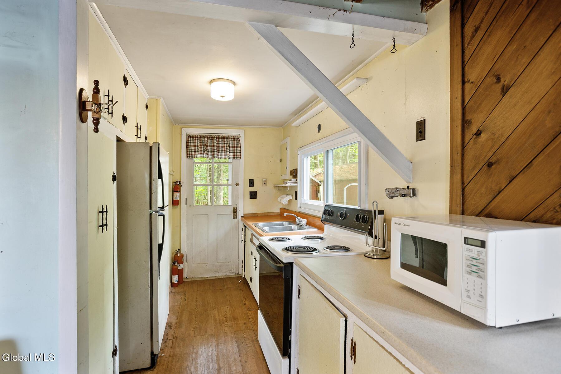 Image 3: 29 Jackson Rd - South Glens Falls - 3