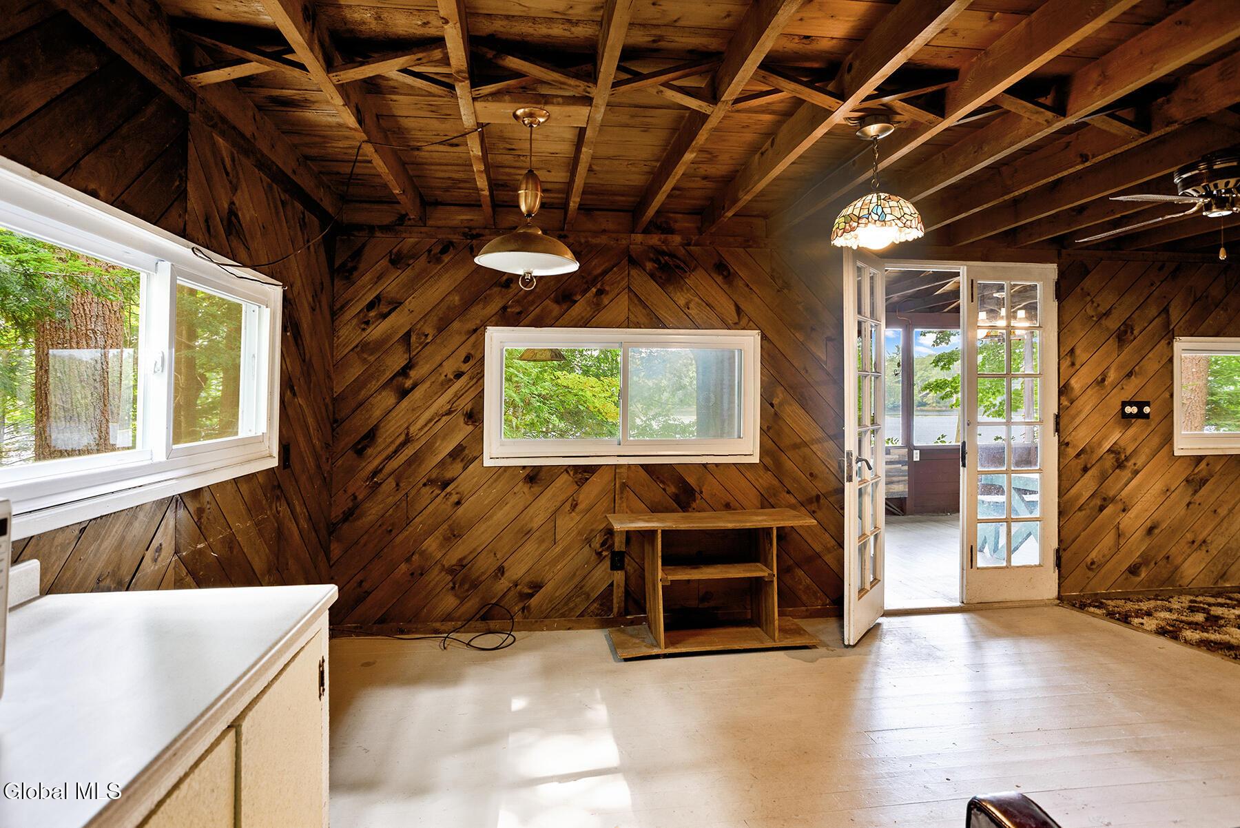 Image 4: 29 Jackson Rd - South Glens Falls - 2