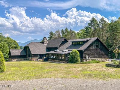 4474 Lake Shore Drive