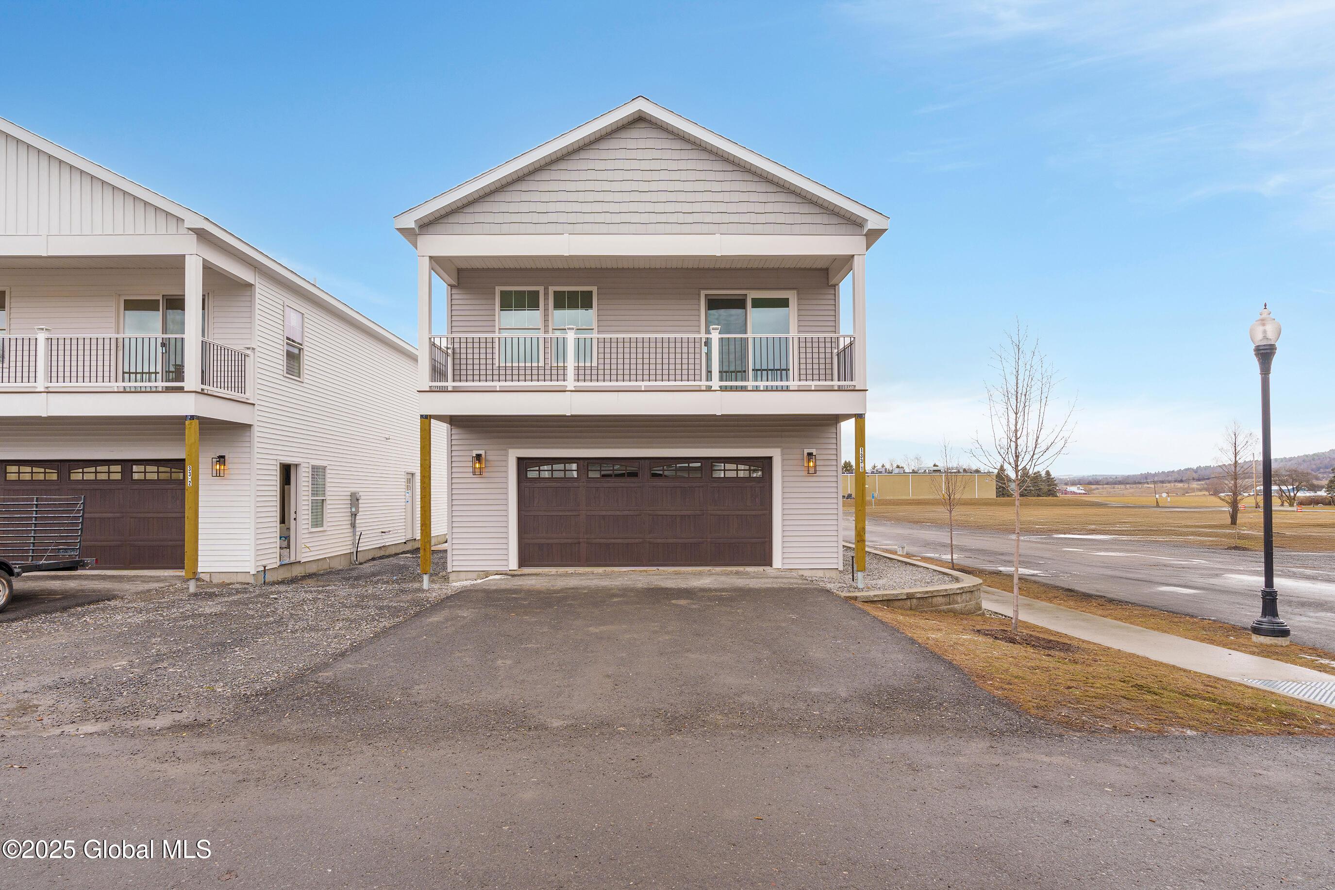 Image 3: 001-133-Marjorie-Ln-Unit-1