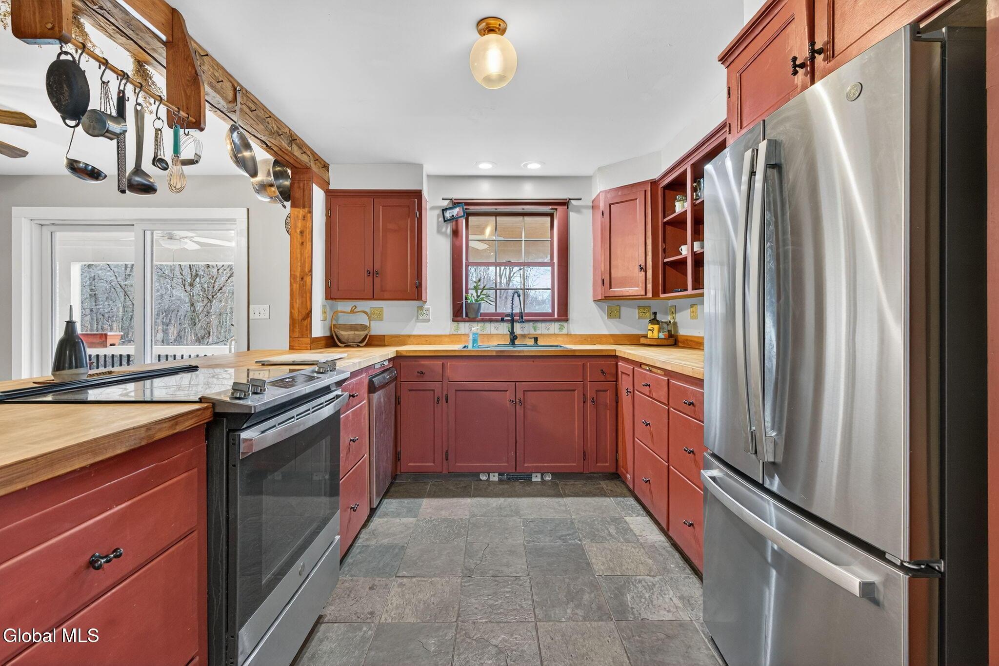 Image 2: 18-web-or-mls-427-gilchrist-hill-rd