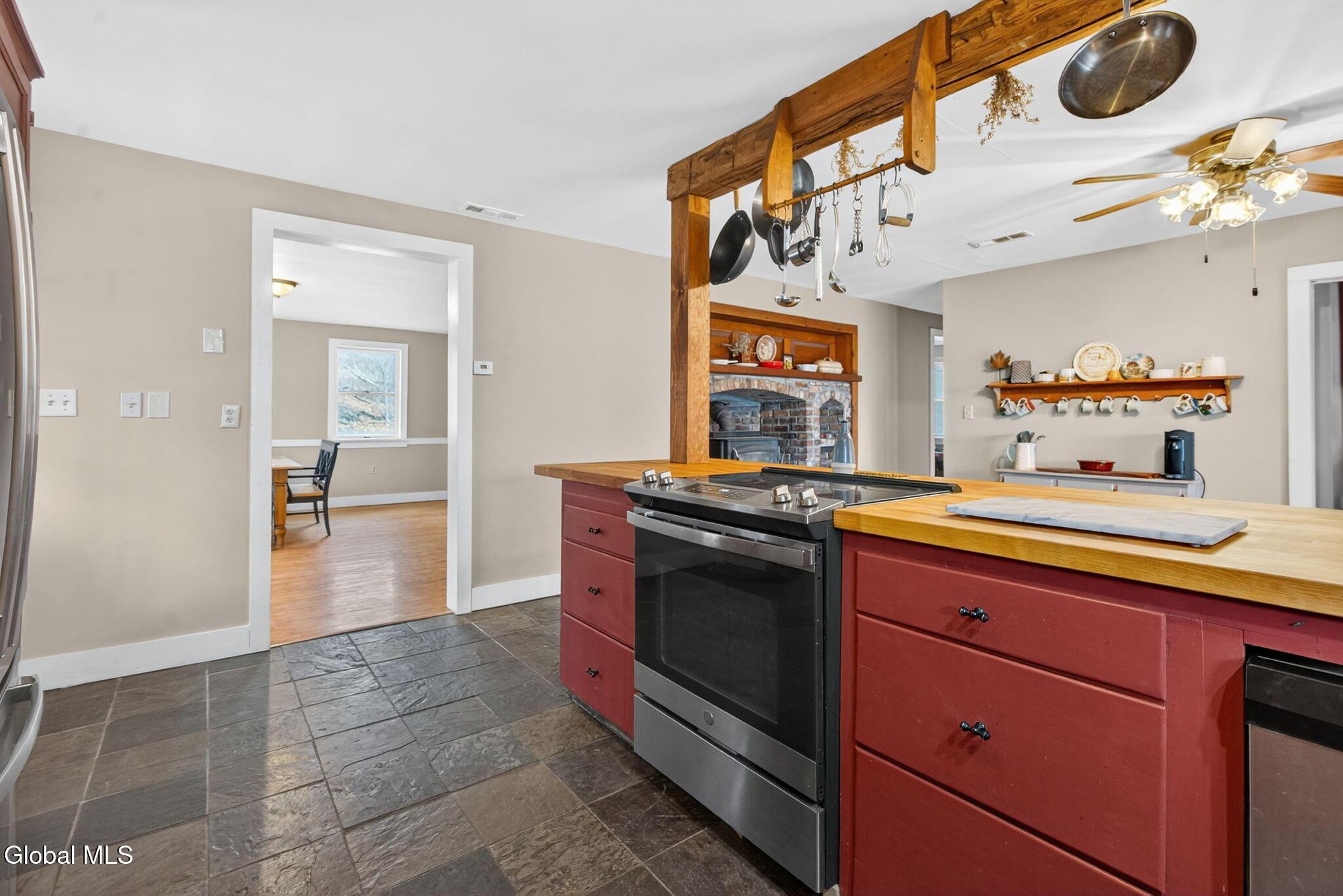 Image 4: 21-web-or-mls-427-gilchrist-hill-rd