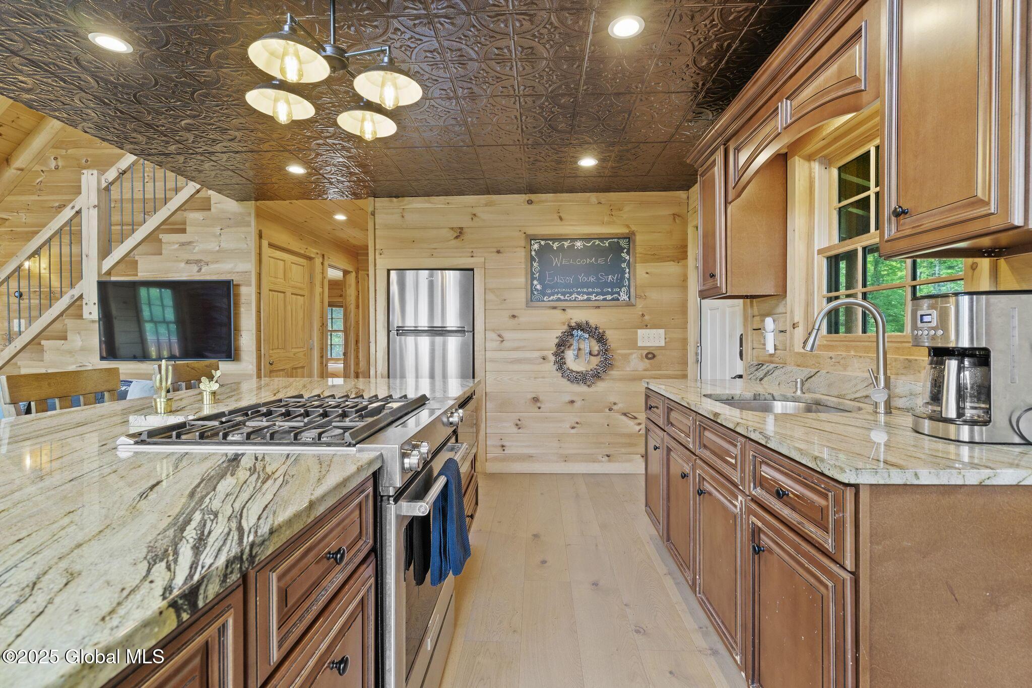 Image 4: 38-web-or-mls-892-durham-rd