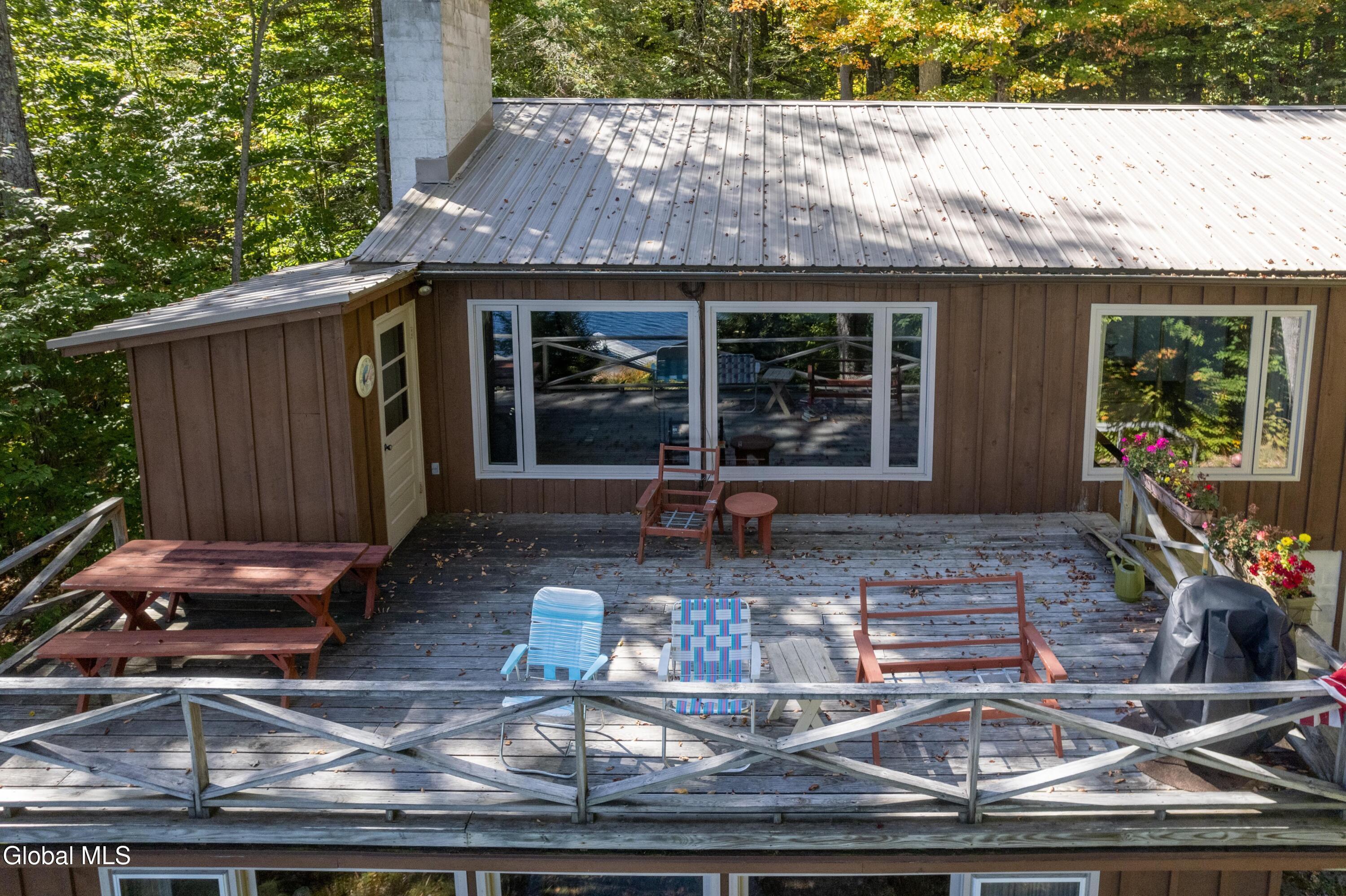 Image 3: 186 S Shore rd-53