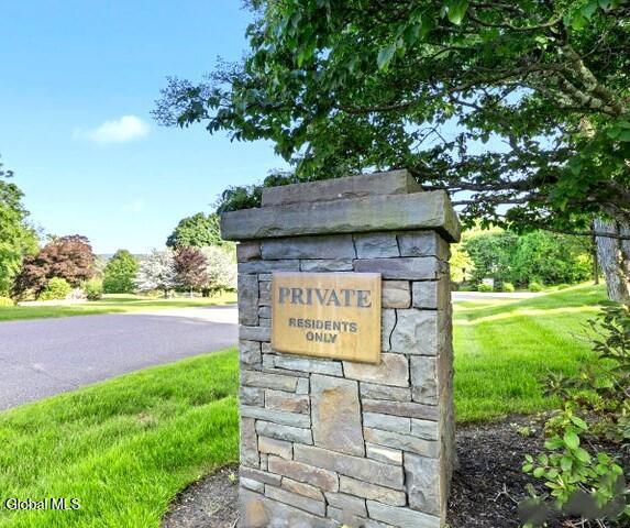 Image 3: sage Private