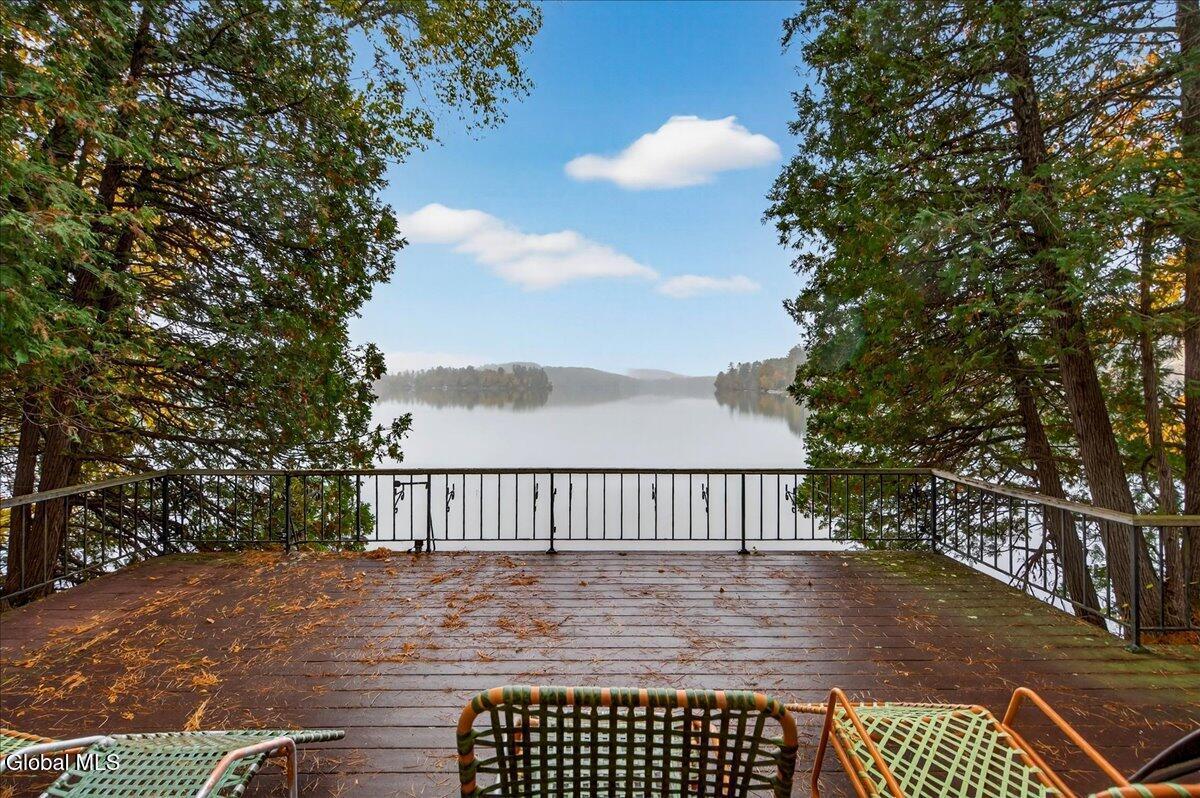 Image 2: 18-161 E SHORE_-43