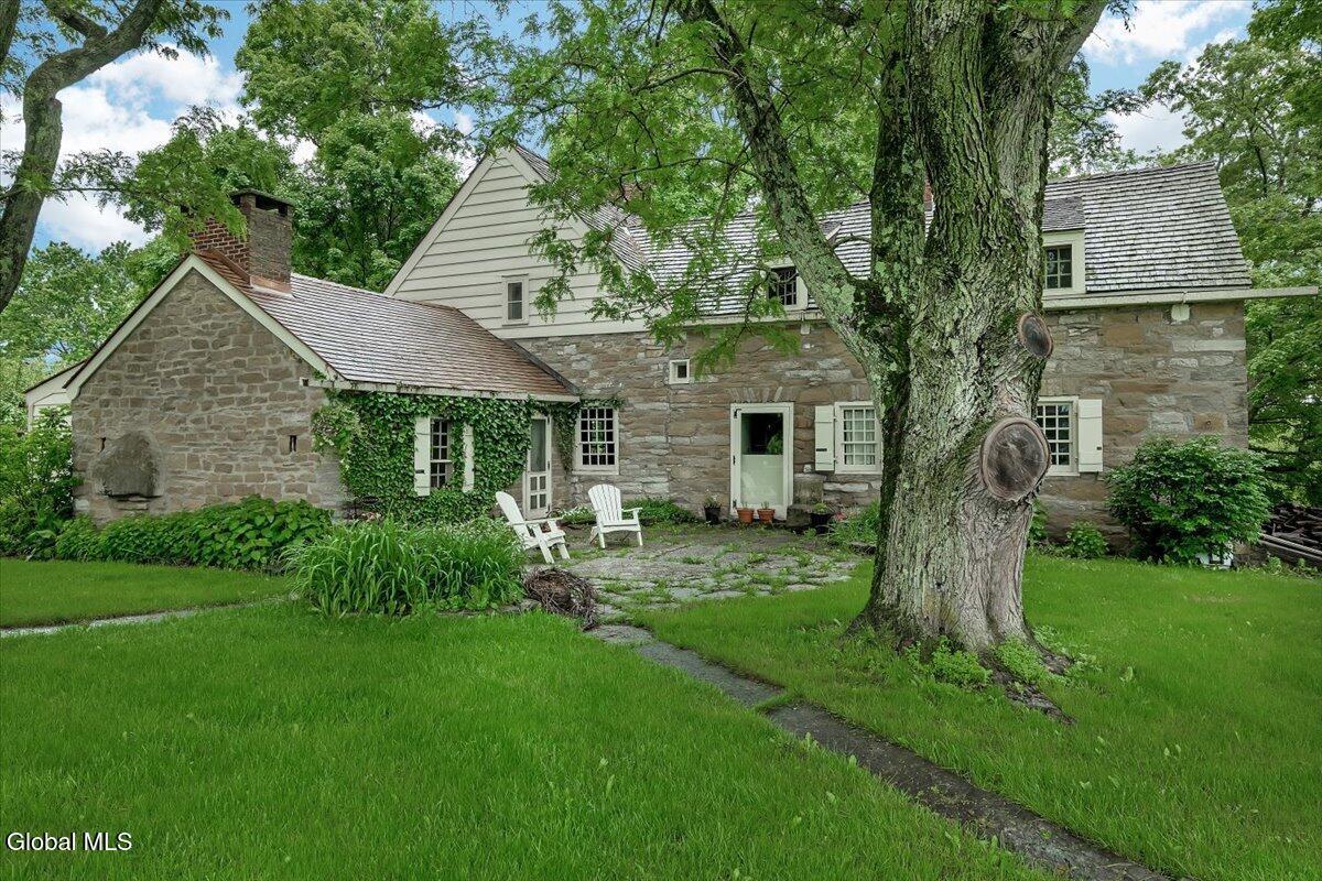 Image 2: English Cottage