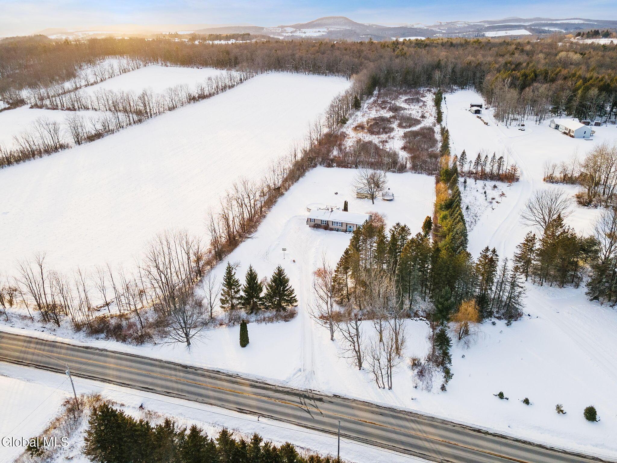 Image 2: 2-291LykersRd_02