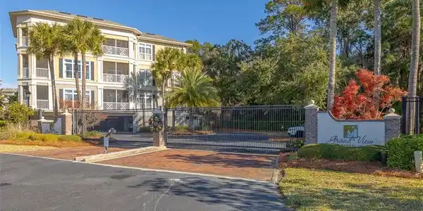 1301 Grand View Drive
