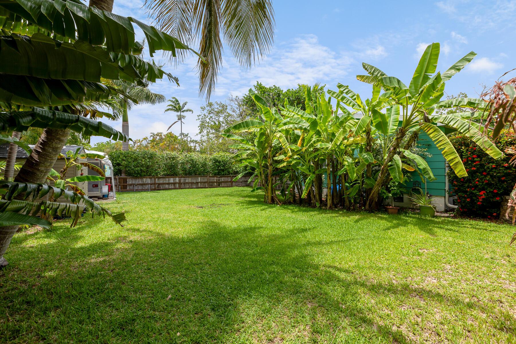 Image 3: 180 SUGARLOAF DR WEB-22