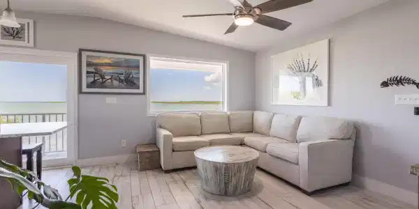 23 Del Mar Boulevard