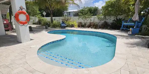 Image 3: Refreshing dip after hot day