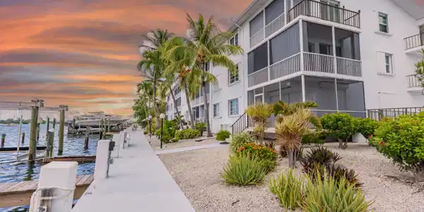 1217 Sombrero Boulevard