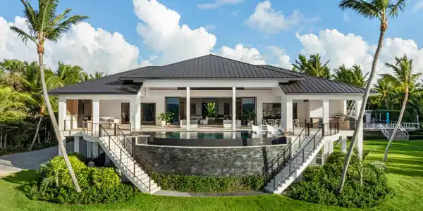 Image 3: Infinity Edge Pool