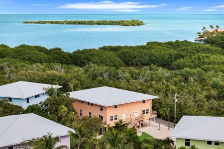 111 Stirrup Key Woods Road