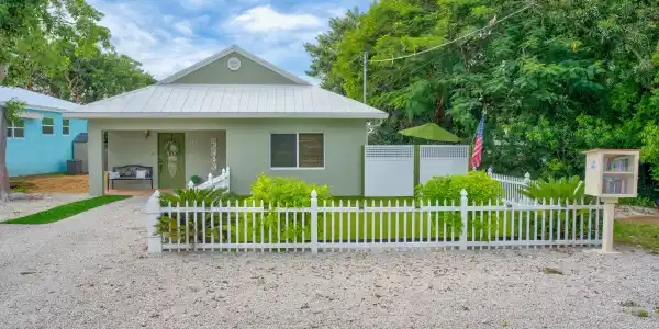 173 Hibiscus Street