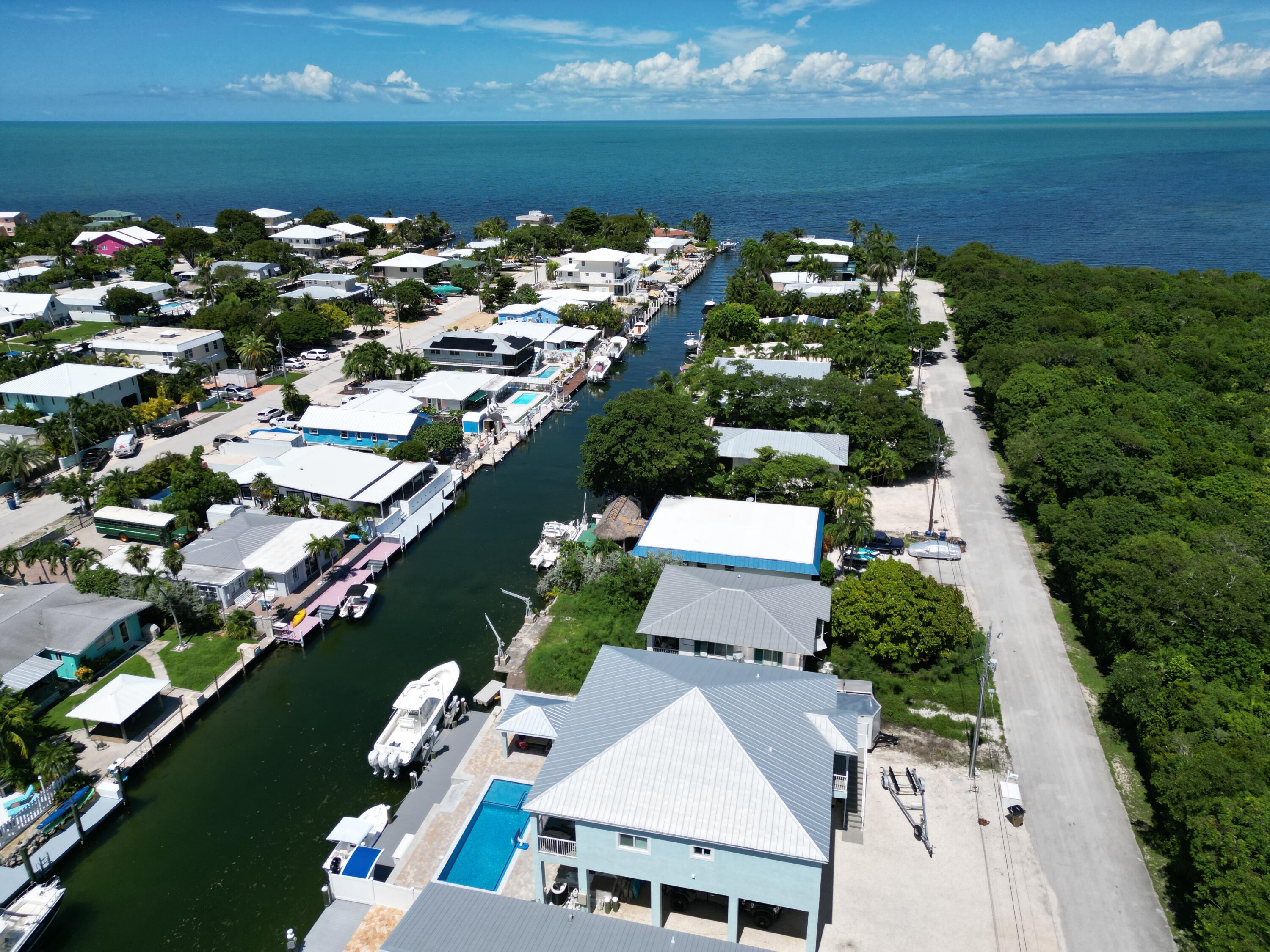 Image 4: Several Homes Away from the Gulf