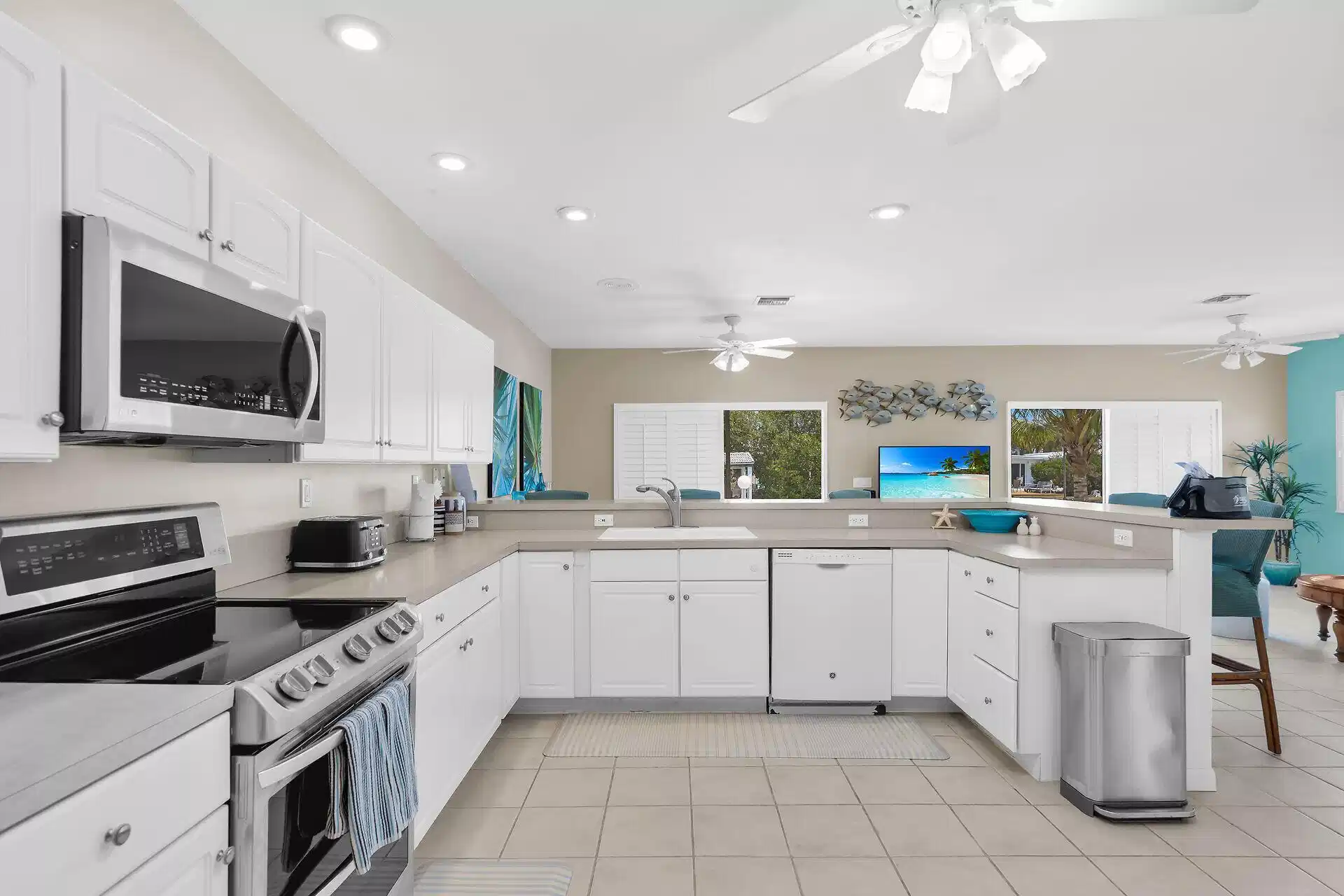 Image 1: Kitchen