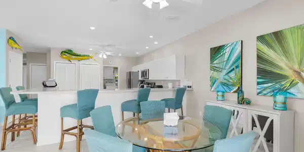Image 3: Open Dining Area and Kitchen
