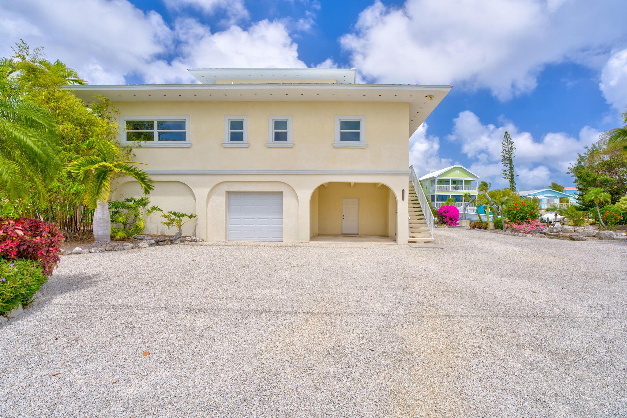 Image 4: Front of House