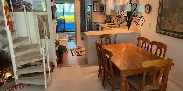 Image 4: kitchen