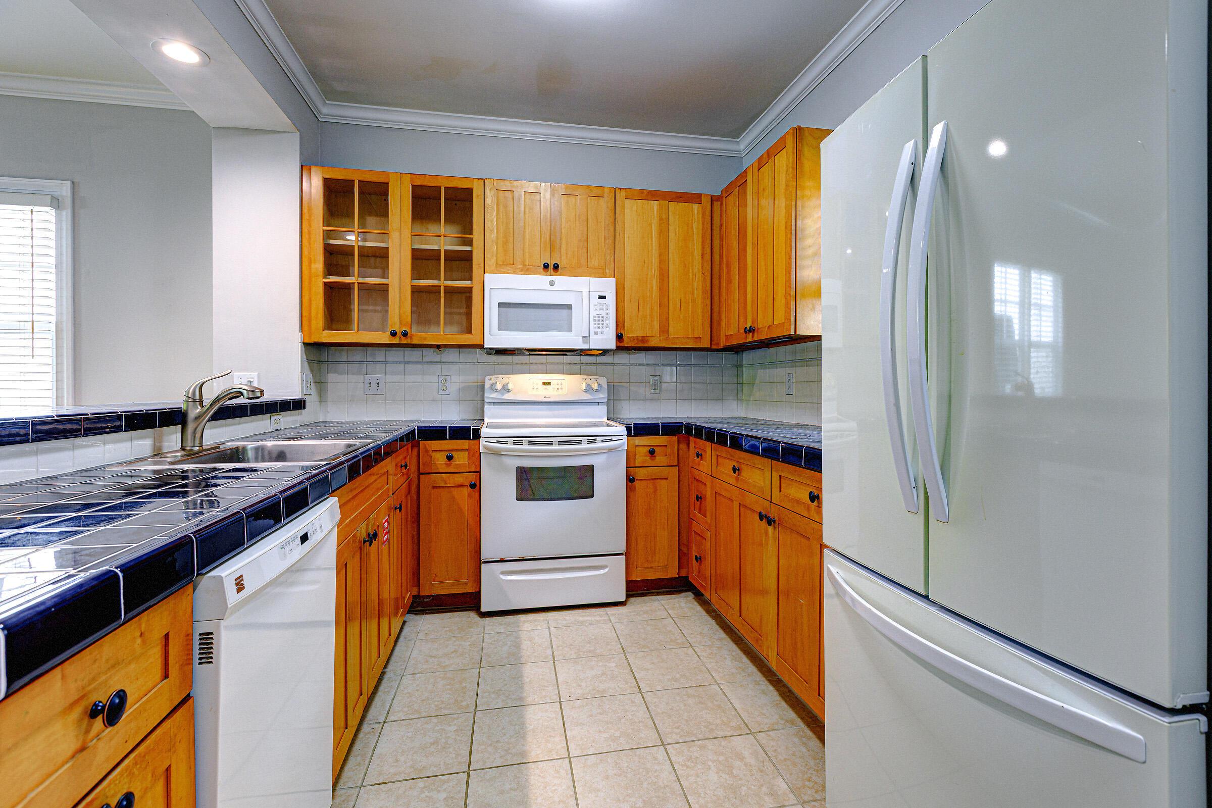 Image 4: 05 263 Golf Club Drive