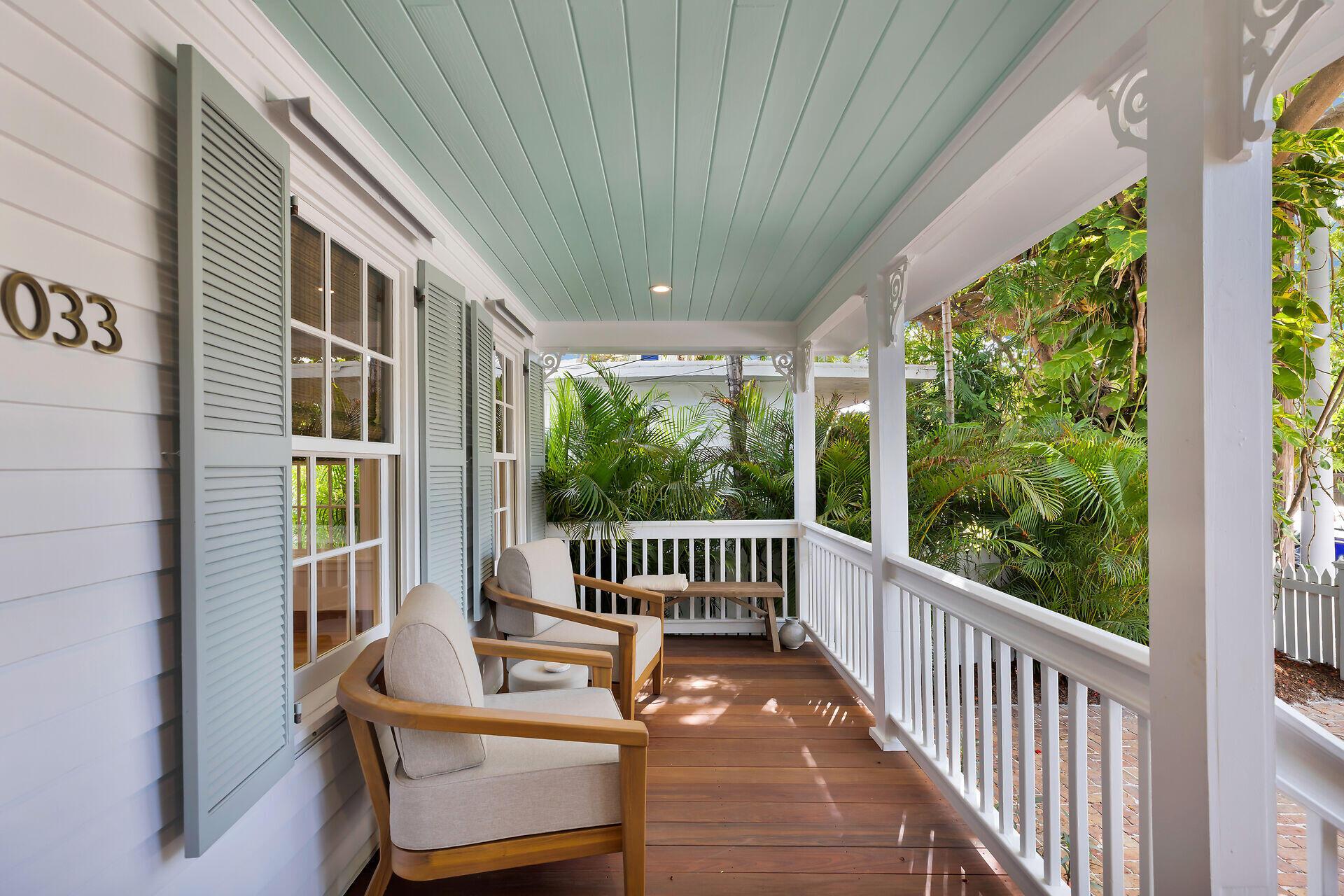 Image 4: Porch
